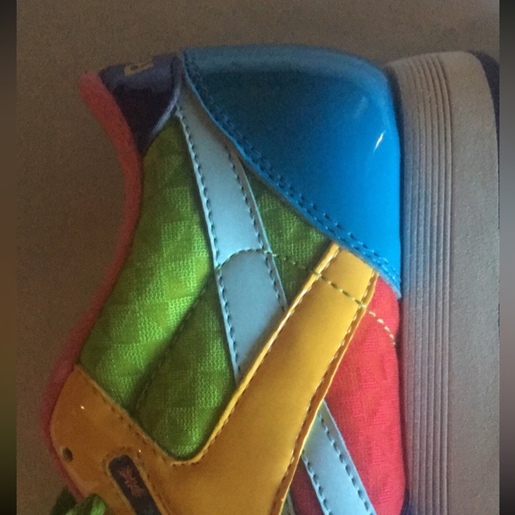 RARE Multi-Colored Reebok Classics Patent Leather Youth Size 5 - Picture 6 of 12